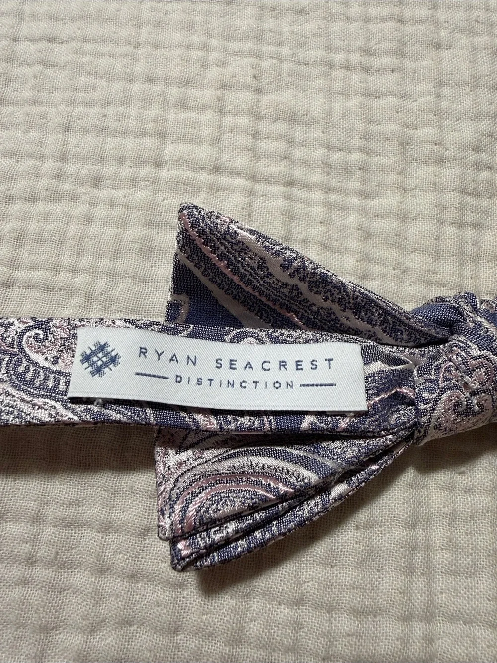 Ryan Seacrest Distinction Paisley Bow Tie in Navy Blue and Light Pink